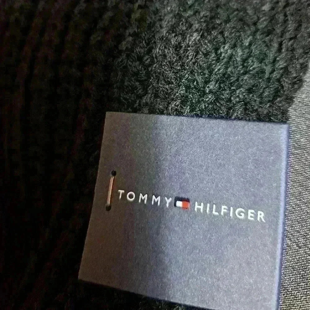 Tommy Hilfiger Black Knit Scarf - Picture 2 of 4